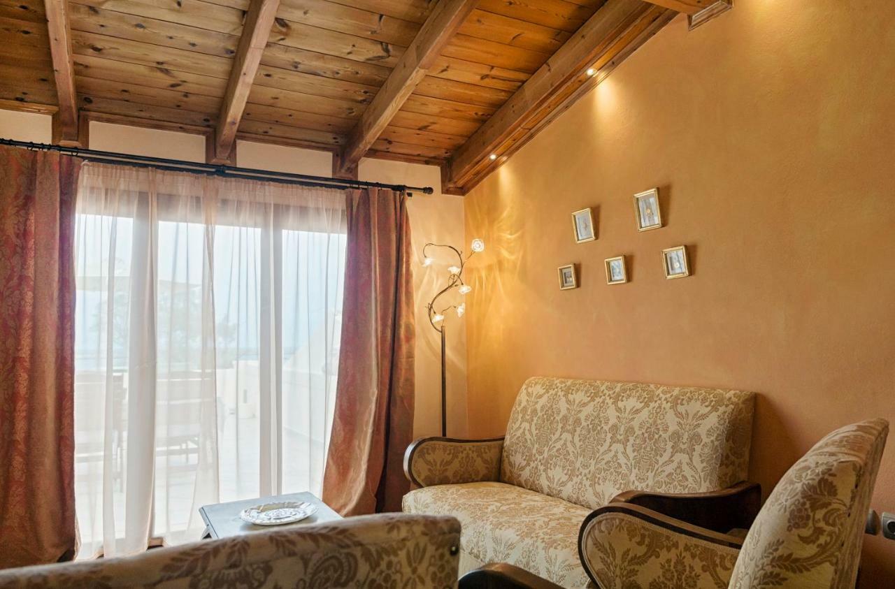 Elois Suites Rethymno  Bagian luar foto